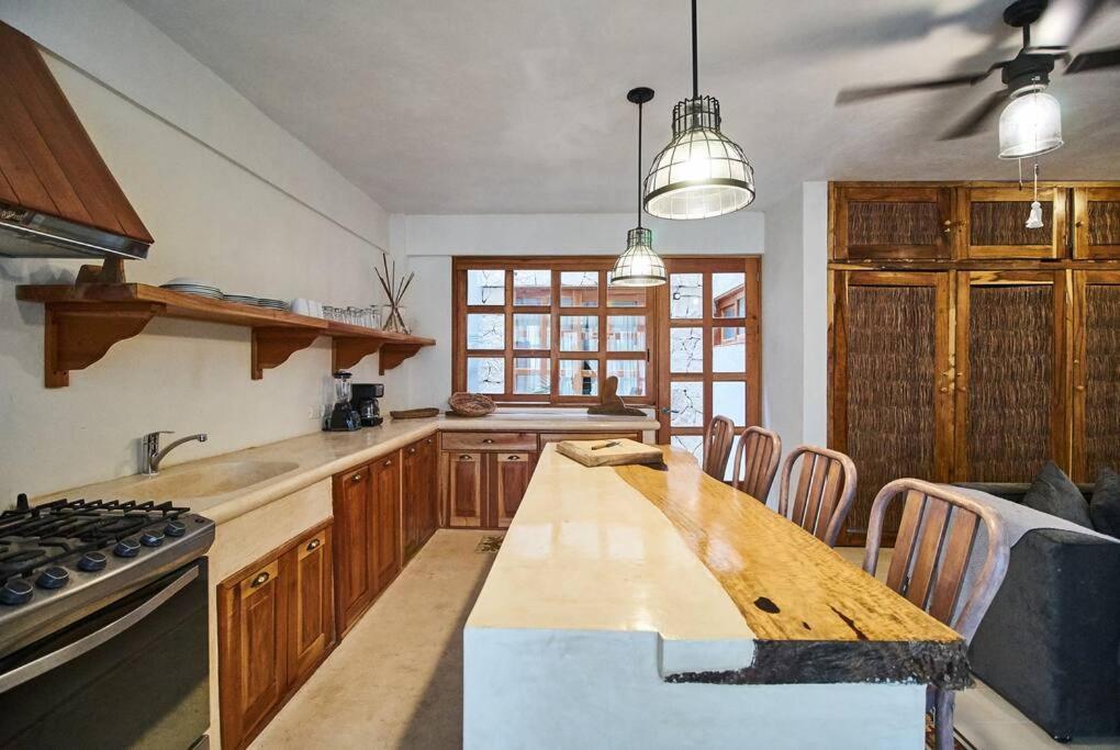 Apartment Safari 2bdr Location *