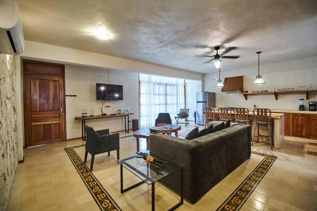 Safari 2bdr Location Apartment *